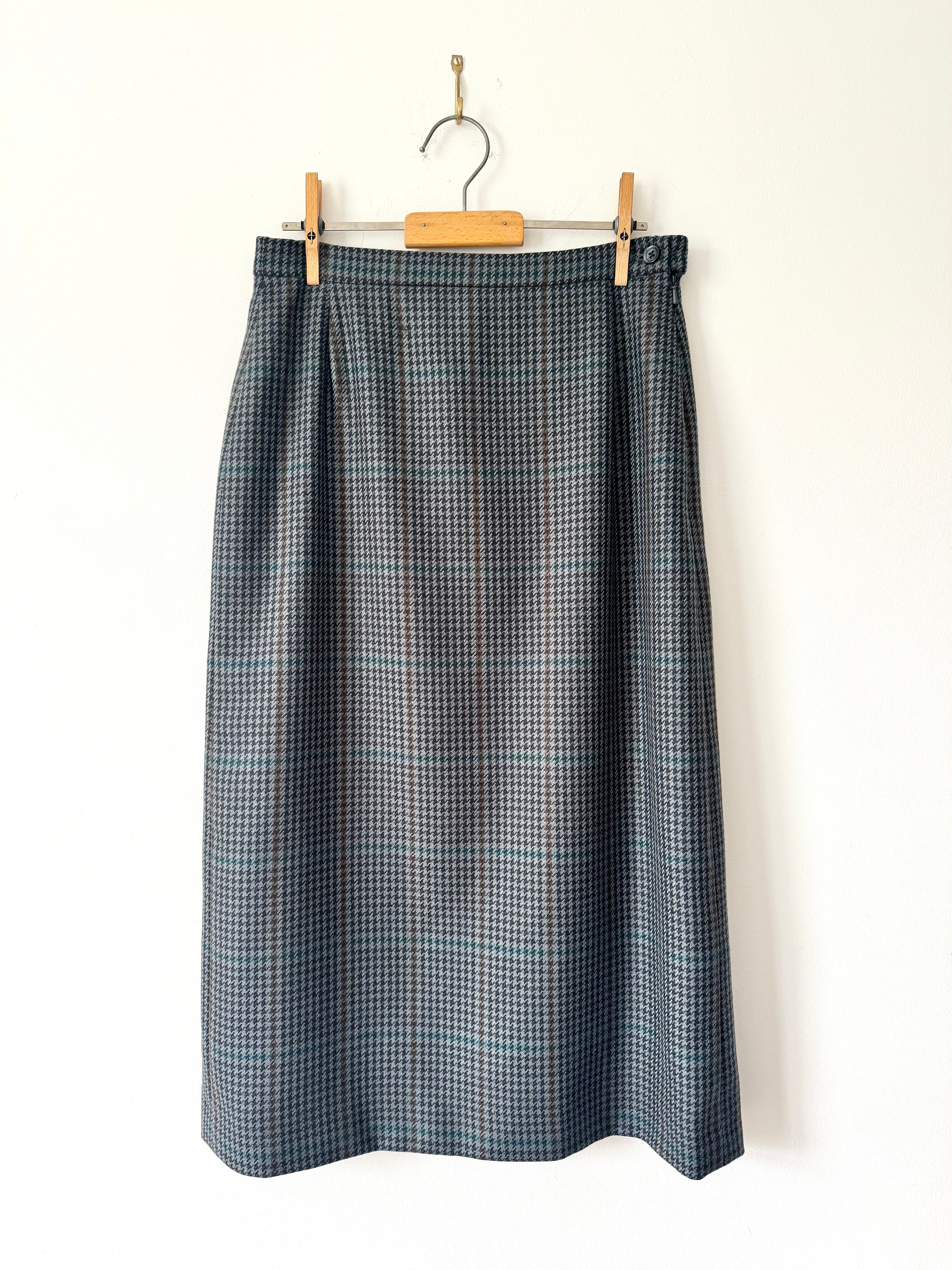 Burberry Vintage Midi Straight Skirt image 0
