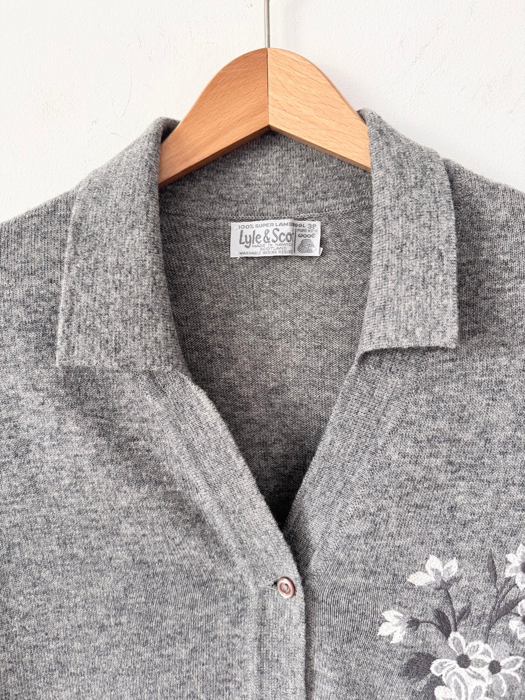 Lyle & Scott Vintage Embroidered Cardigan image 4