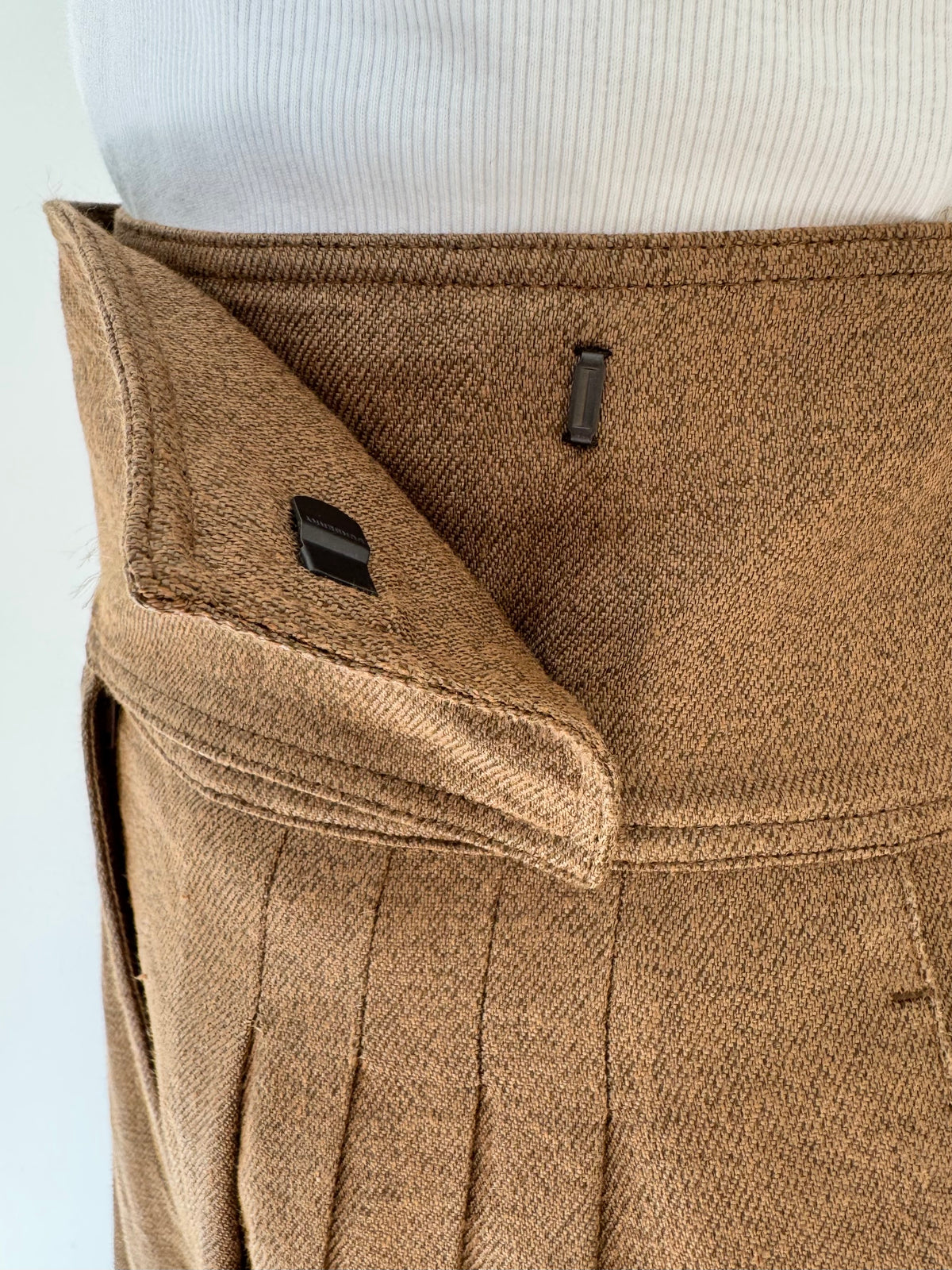 2019 Burberry by Riccardo Tisci Runway Linen-Blend Trousers
