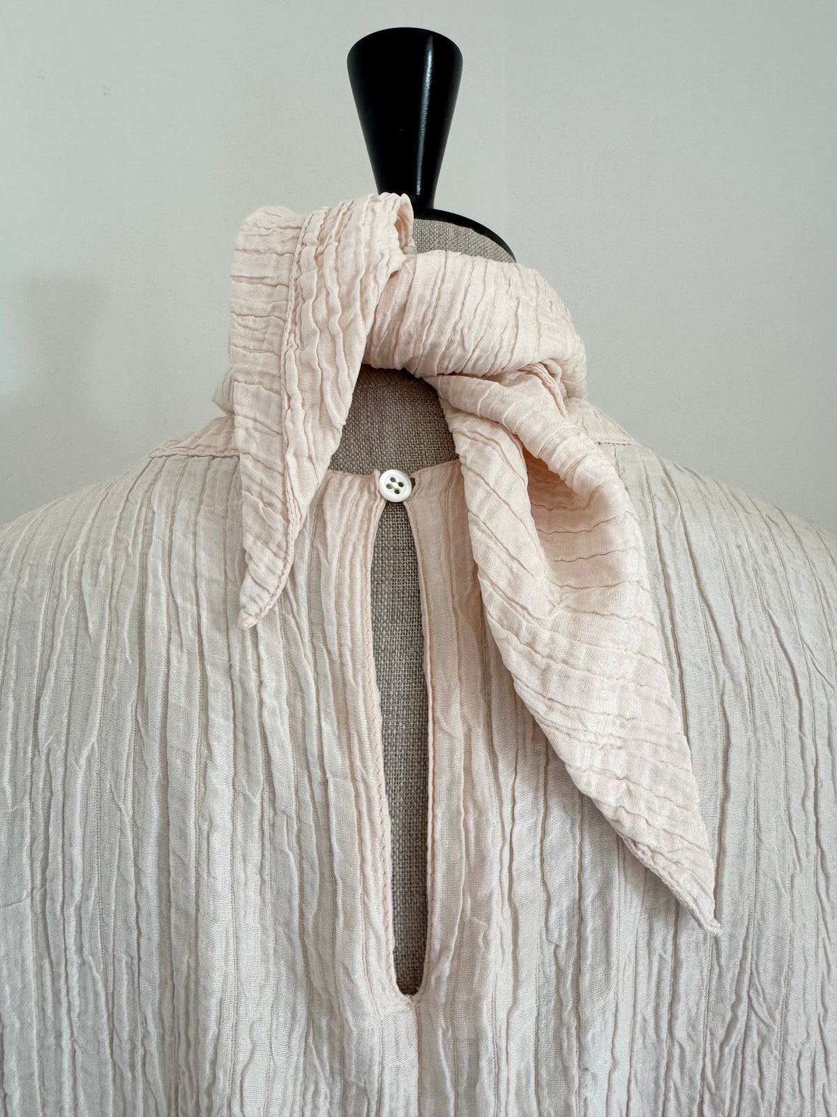 Umberto Ginocchietti Crinkled Silk Scarf Blouse