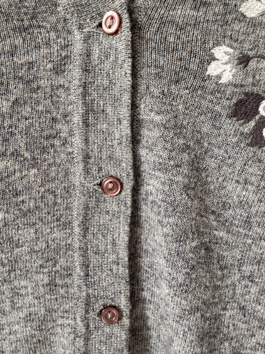 Lyle & Scott Vintage Embroidered Cardigan image 3