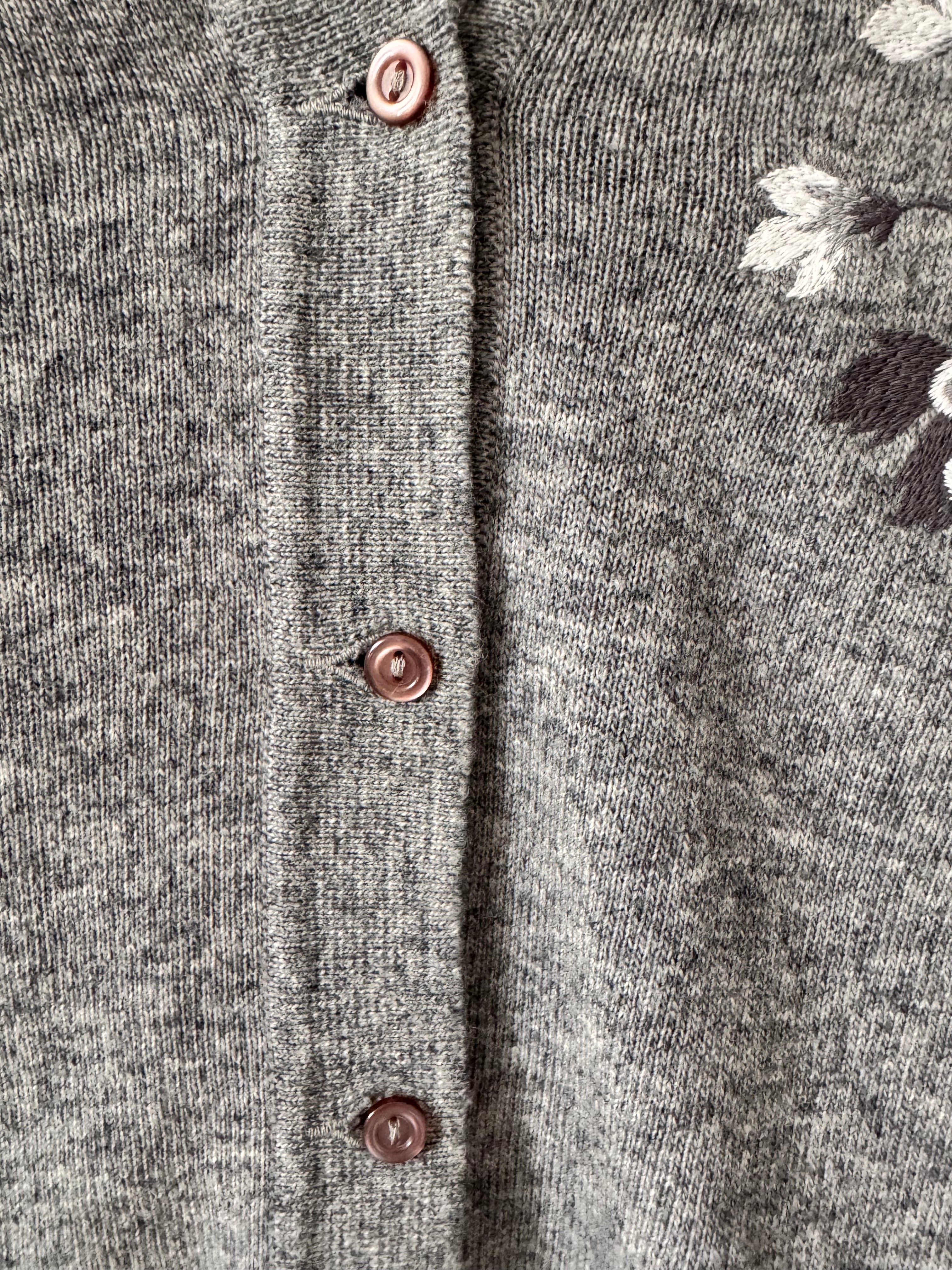 Lyle & Scott Vintage Embroidered Cardigan image 3