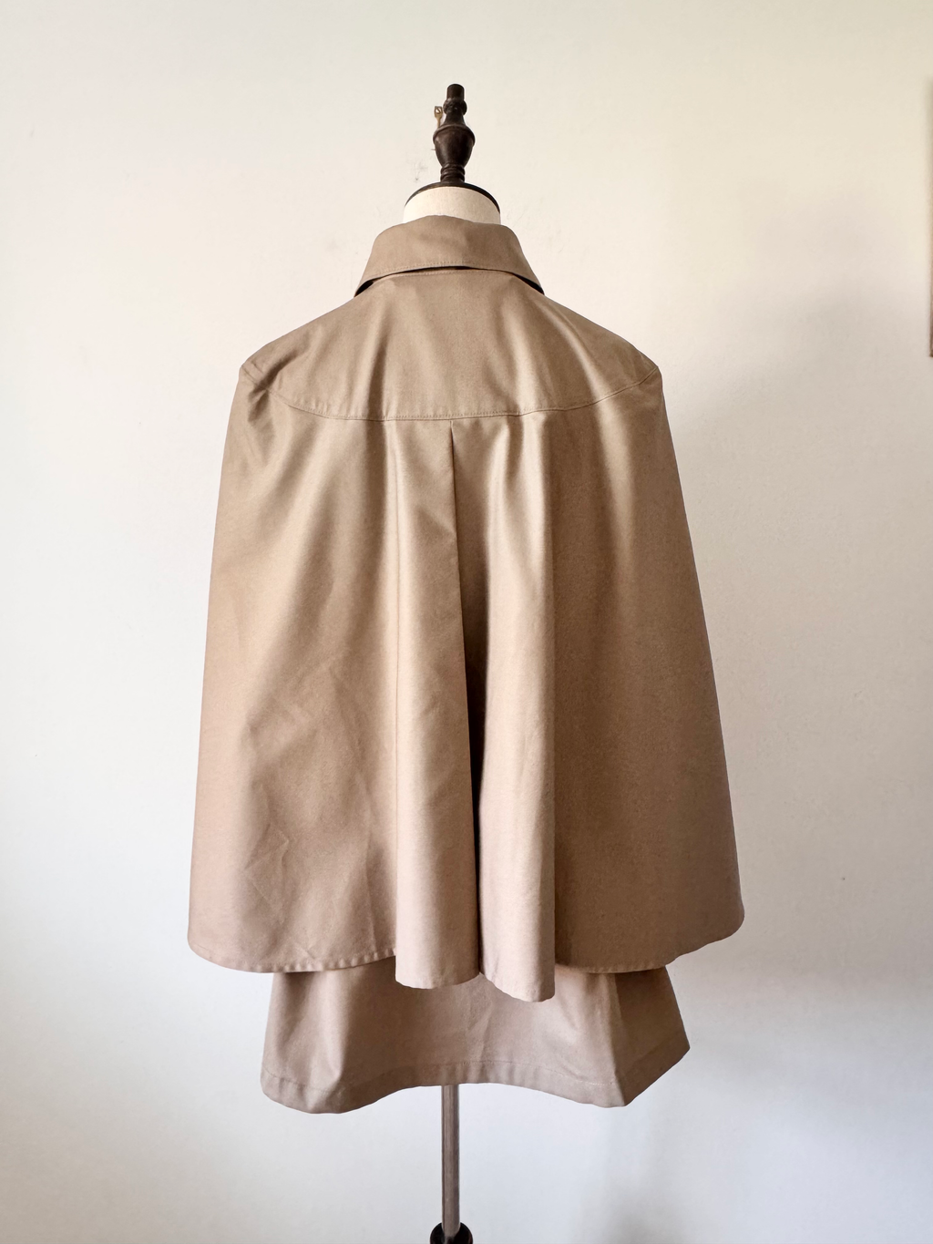 Aquascutum Vintage Short Cape Trench image 11