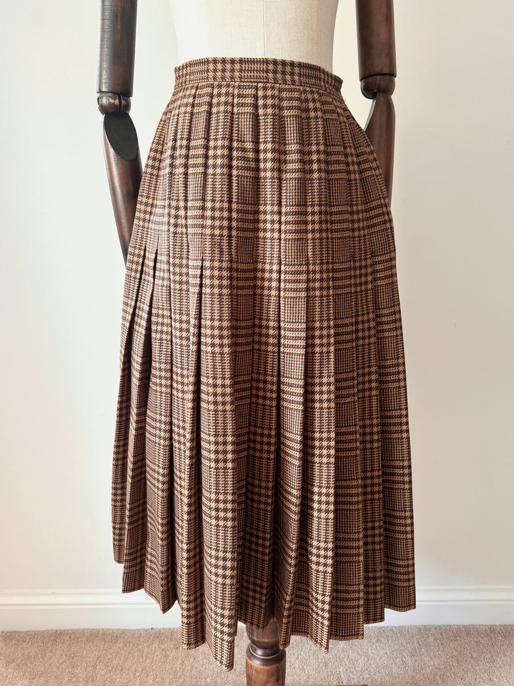 Valentino Miss V Vintage Prince of Wales Check Pleated Skirt image 4
