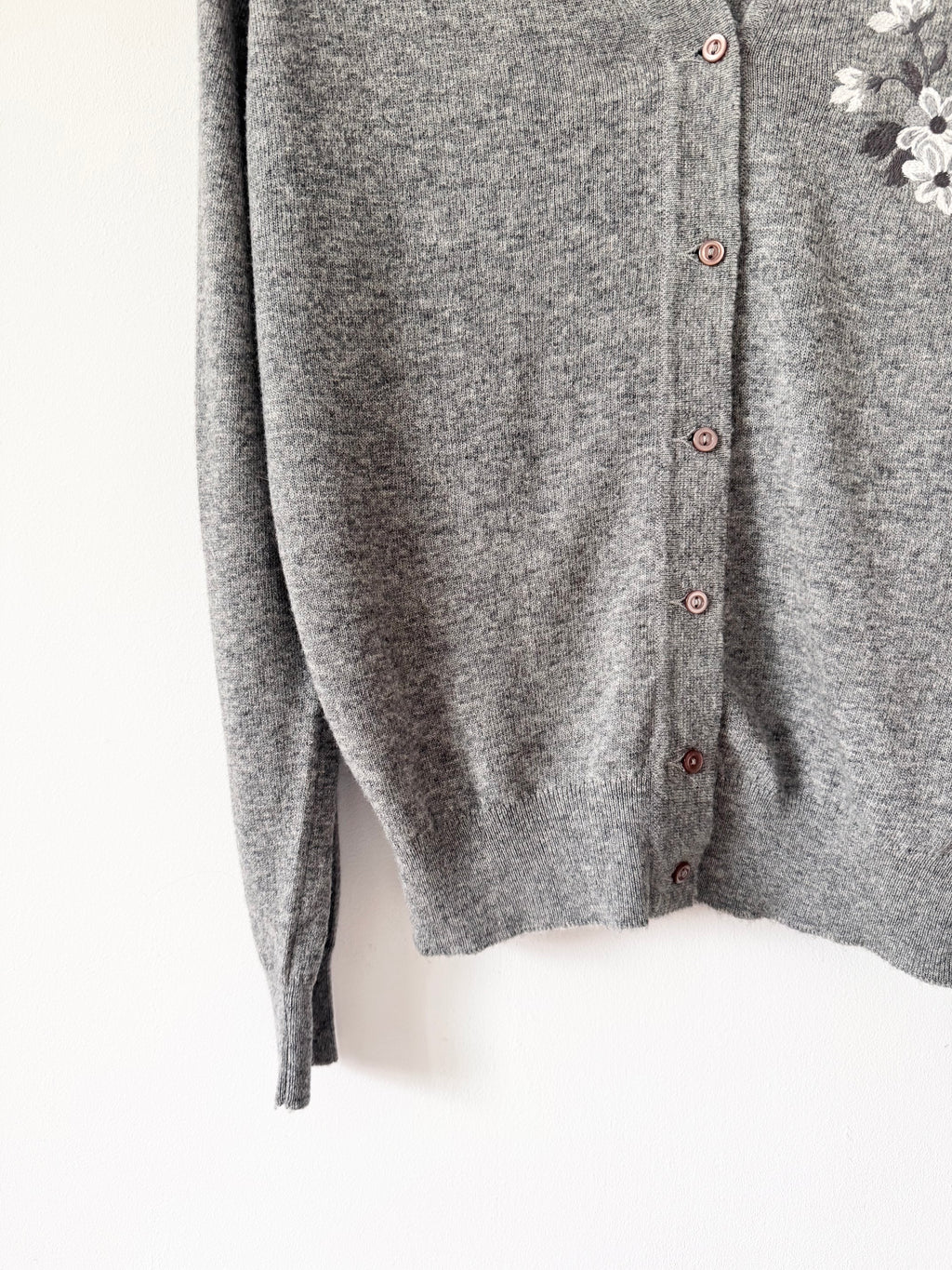 Lyle & Scott Vintage Embroidered Cardigan image 7