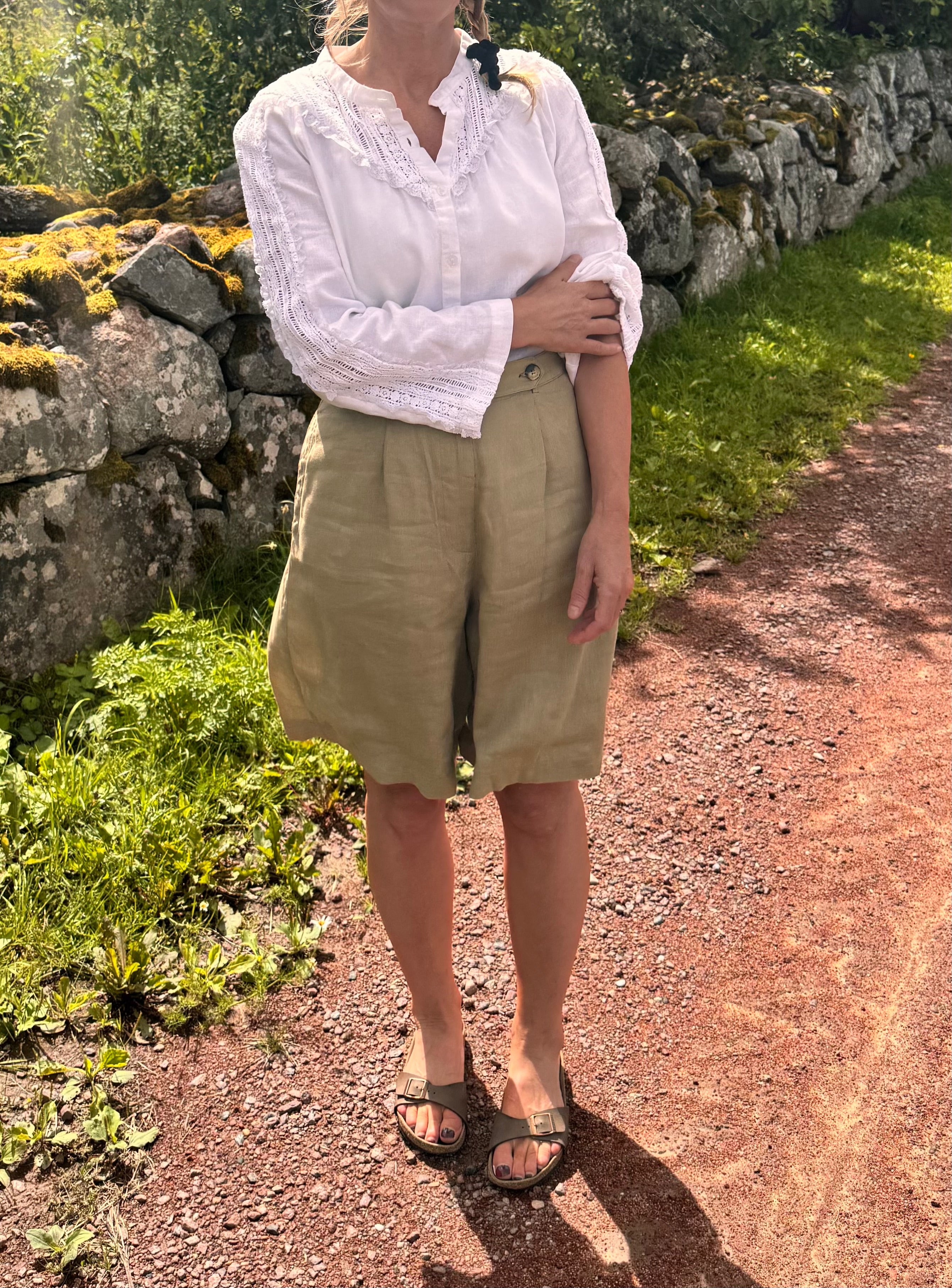 Giorgio Armani Preowned Linen Bermuda Shorts image 2